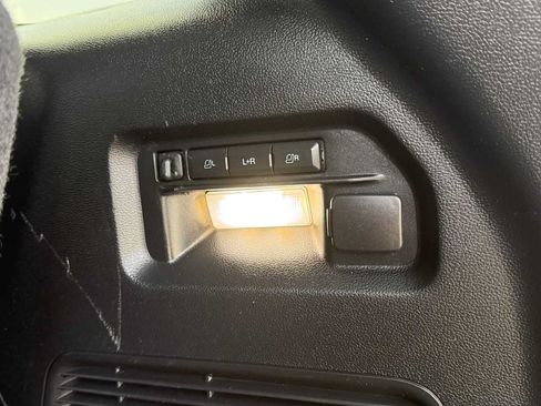 Used 2022 Ford Explorer Limited w/ Equipment Group 301A AWD/4WD image 29