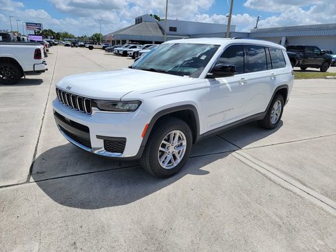 Used 2021 Jeep Grand Cherokee L Laredo w/ Luxury Tech Group I image 1