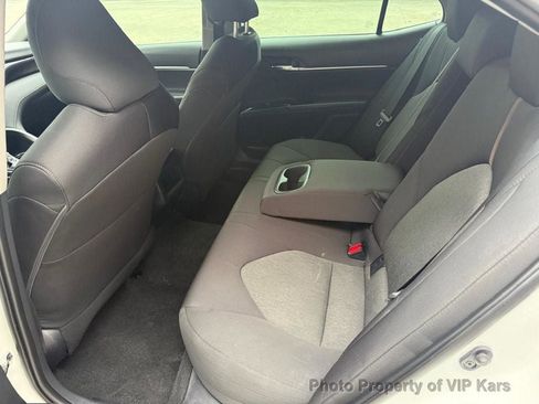 Used 2020 Toyota Camry LE image 18