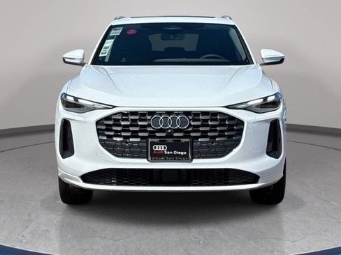Certified 2025 Audi Q5 Premium w/ Convenience Package AWD/4WD image 4