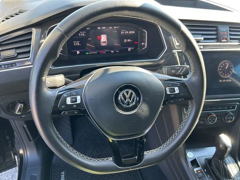 Used 2021 Volkswagen Tiguan SEL image 11