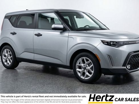 Used 2025 Kia Soul LX w/ LX Technology Package FWD image 1