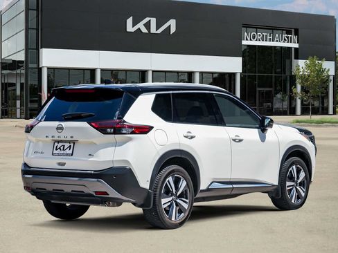 Used 2023 Nissan Rogue SL w/ SL Premium Package FWD image 5