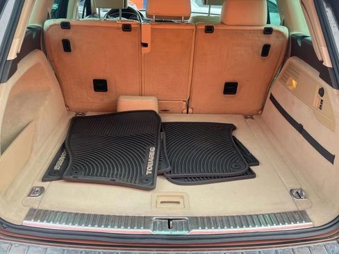 Used 2013 Volkswagen Touareg TDI image 15