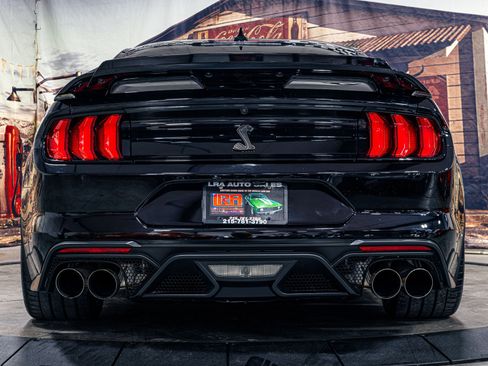 Used 2021 Ford Mustang Shelby GT500 w/ Technology Package image 4