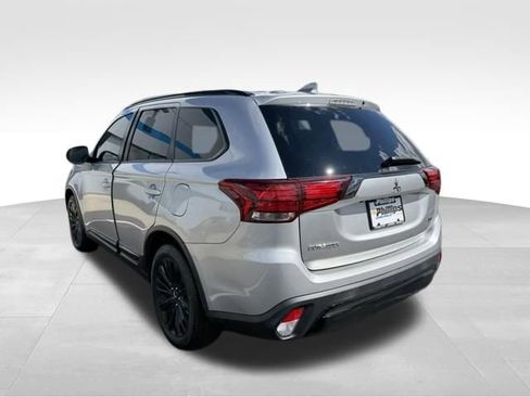 Used 2020 Mitsubishi Outlander LE image 14