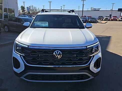 New 2026 Volkswagen Atlas Cross Sport SE AWD/4WD image 2