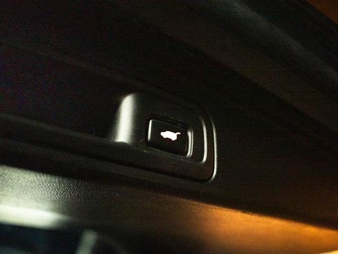 Used 2021 Honda Pilot Touring image 8