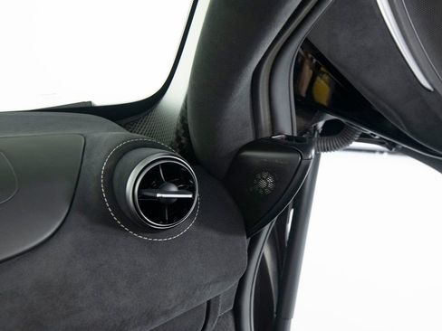 Used 2024 McLaren 750S Spider image 32