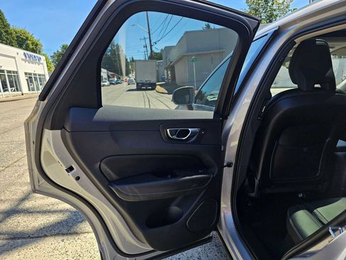 Certified 2023 Volvo XC60 T8 Ultimate AWD/4WD image 17