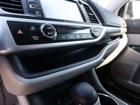 Used 2018 Toyota Highlander Limited Platinum image 33