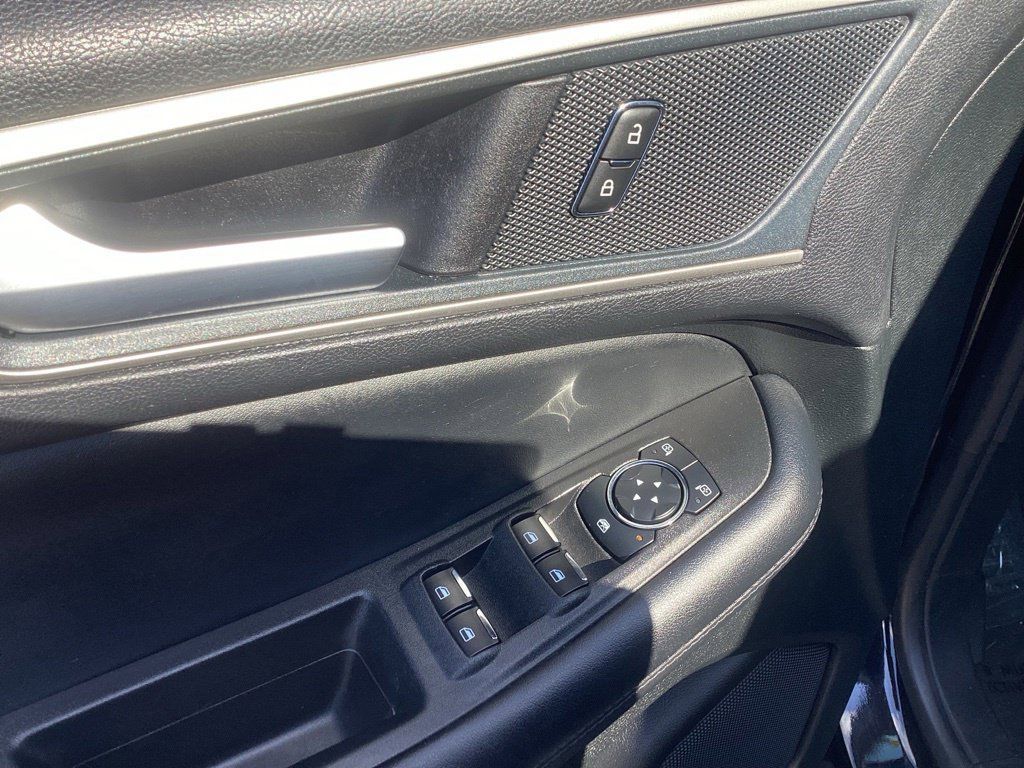 Used 2024 Ford Edge SEL AWD/4WD image 10