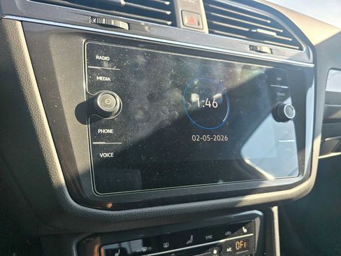 Used 2022 Volkswagen Tiguan SE image 26