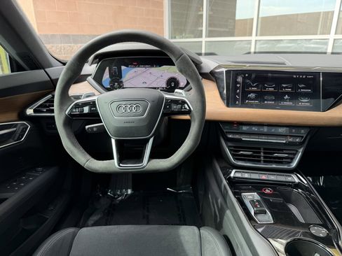 Used 2022 Audi e-tron GT Premium Plus image 16