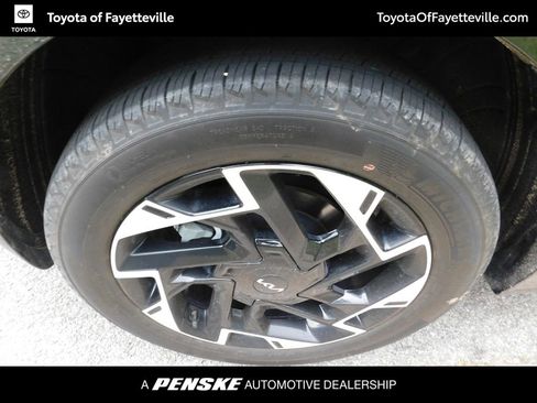 Used 2023 Kia Sportage SX image 8