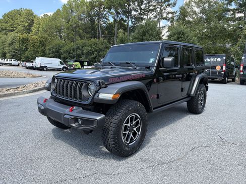 Used 2024 Jeep Wrangler Unlimited Rubicon AWD/4WD image 3