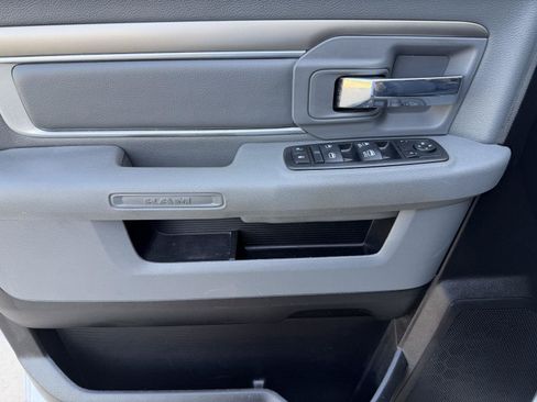 Used 2016 RAM 1500 Classic SLT RWD image 11