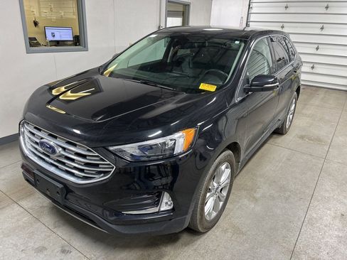 Used 2022 Ford Edge Titanium image 2