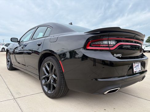 Used 2023 Dodge Charger SXT w/ Blacktop Package RWD image 5