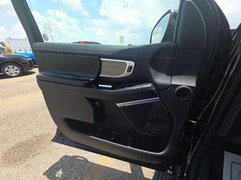 Used 2025 Ford Expedition Platinum AWD/4WD image 12