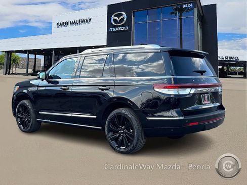 Used 2023 Lincoln Navigator Reserve AWD/4WD image 4