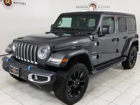 Used 2022 Jeep Wrangler Unlimited Sahara w/ Cold Weather Group image 5