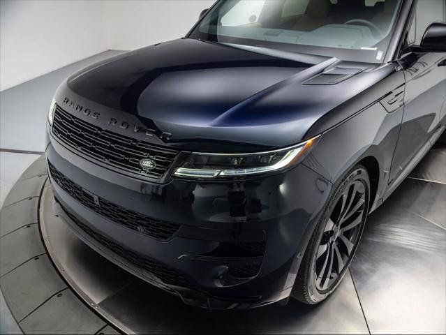 New 2026 Land Rover Range Rover Sport Dynamic SE AWD/4WD image 9
