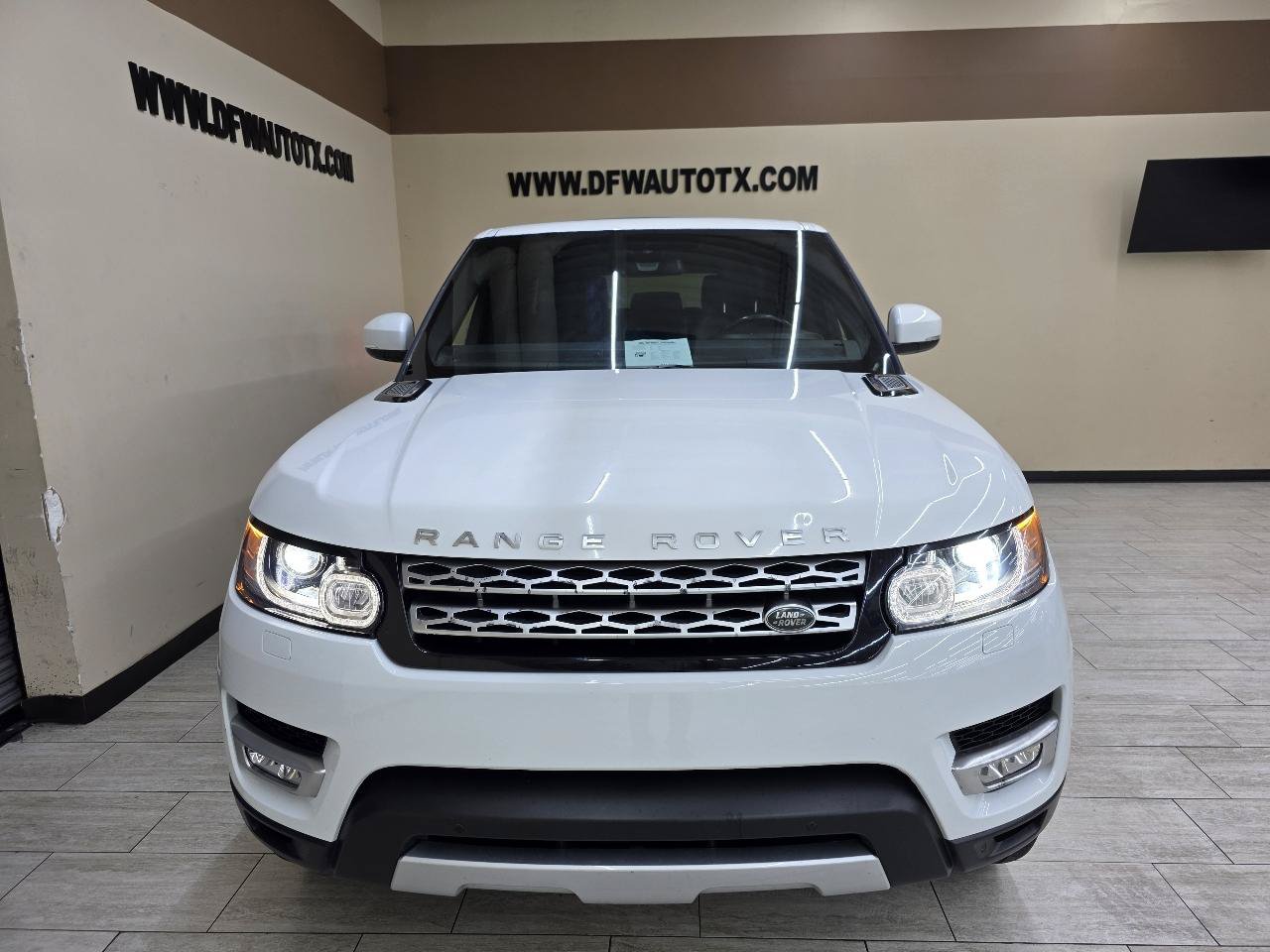 Used 2015 Land Rover Range Rover Sport HSE AWD/4WD image 3