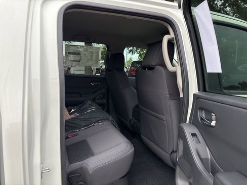 New 2025 Nissan Frontier SV w/ SV Convenience Package image 17