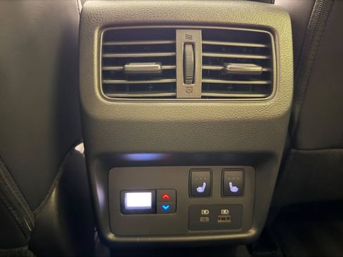 Used 2023 Nissan Rogue Platinum AWD/4WD image 29