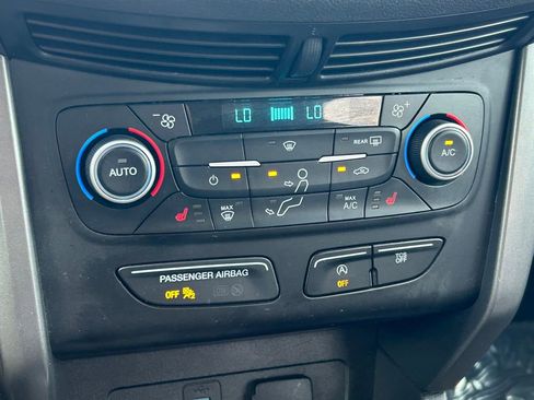 Used 2019 Ford Escape SE image 27