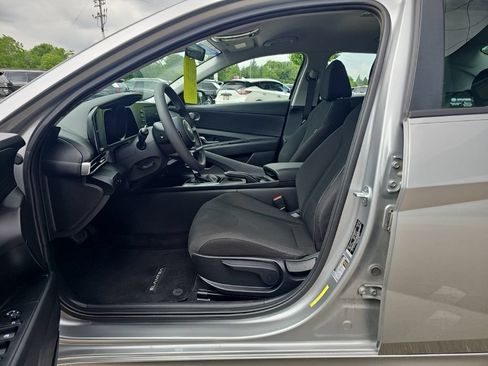 Certified 2023 Hyundai Elantra SEL FWD image 9