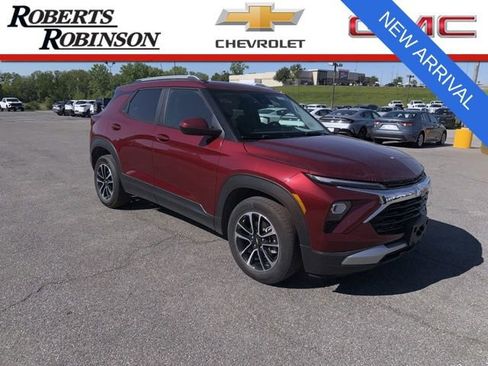 Used 2024 Chevrolet TrailBlazer LT w/ LT Cold Weather Package FWD image 1