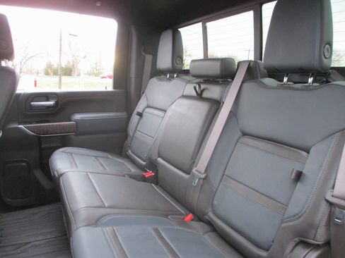 Used 2022 GMC Sierra 3500 Denali w/ Denali Ultimate Package image 22