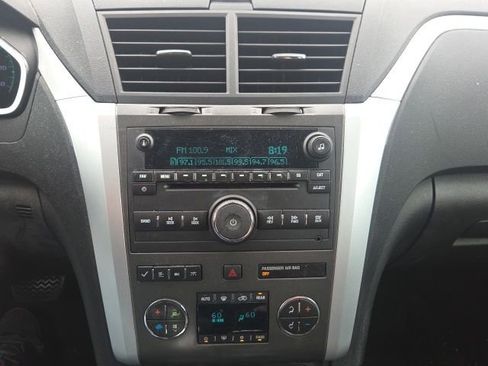 Used 2011 Chevrolet Traverse LT w/ Personal Connectivity Package FWD image 31