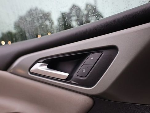 Used 2024 Chevrolet Traverse LT w/ Enhanced Driving Package image 20