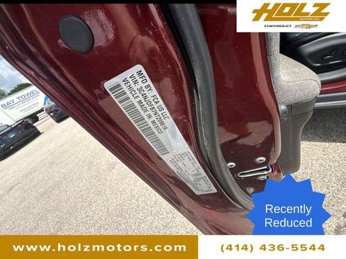 Used 2022 Jeep Compass Latitude w/ Sun and Sound Group AWD/4WD image 34
