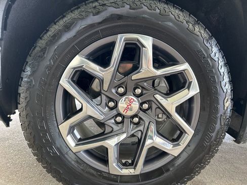 Used 2026 GMC Sierra 1500 SLT AWD/4WD image 27