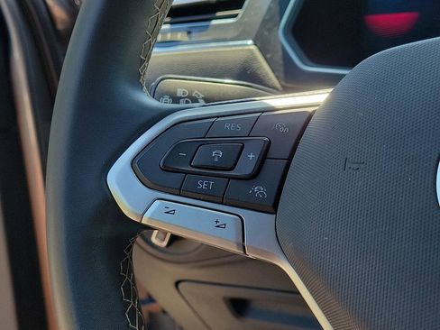 Used 2023 Volkswagen Tiguan SE R-Line FWD image 29