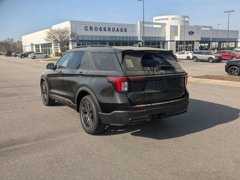 Certified 2025 Ford Explorer ST-Line w/ Premium Package AWD/4WD image 5