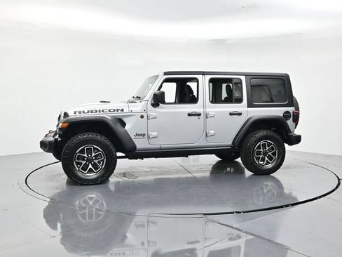 Used 2024 Jeep Wrangler Unlimited Rubicon AWD/4WD image 6