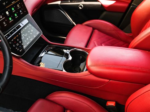 Used 2023 Maserati Grecale Modena image 24