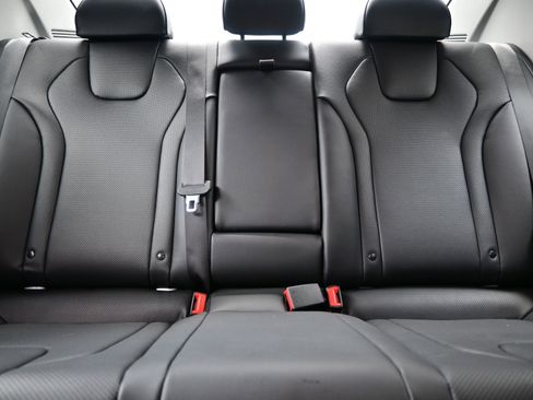 Certified 2025 Hyundai Elantra Limited image 16