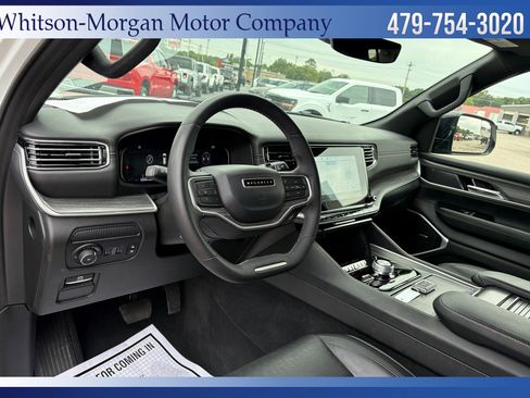 Used 2024 Jeep Wagoneer Series II w/ Flexible Seating Group image 10