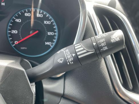Used 2018 Chevrolet Equinox LT FWD image 24
