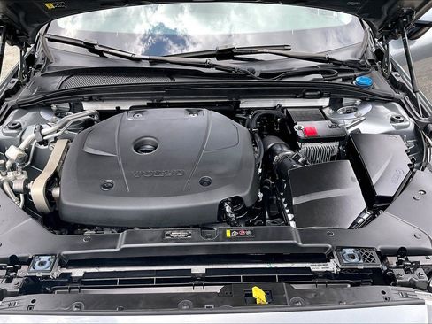 Used 2020 Volvo S60 T5 Momentum w/ Protection Package image 31
