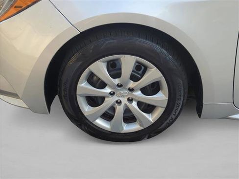 Used 2023 Toyota Corolla LE image 26