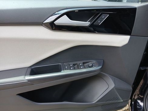 New 2025 Volkswagen Taos S image 11