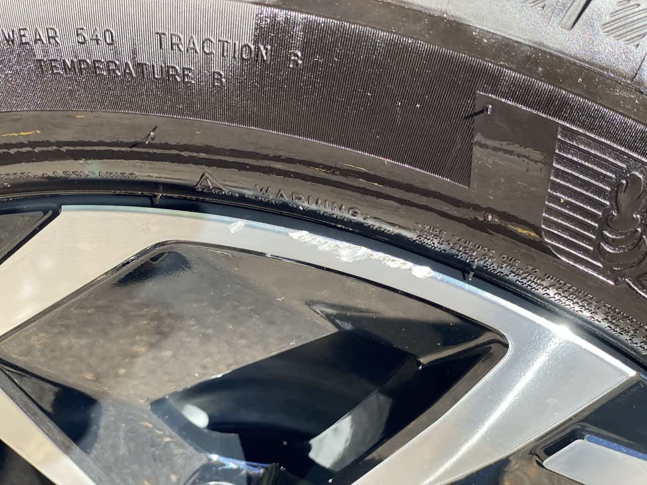 Used 2024 Chevrolet Equinox EV LT FWD image 29