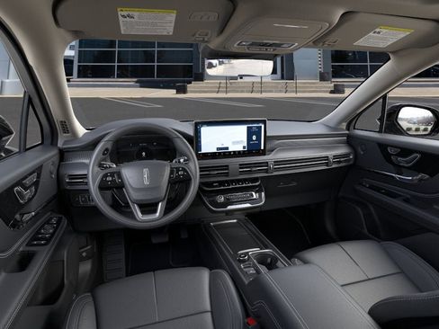 New 2025 Lincoln Corsair Reserve w/ Equipment Group 202A AWD/4WD image 9